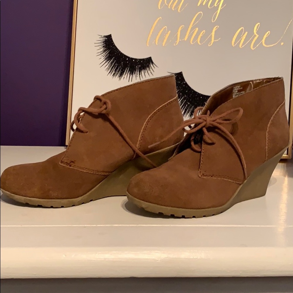White mountain chestnut lace up bootie wedges